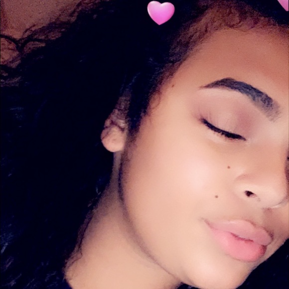 Meet your Posher, Alexis - Picture 1 of 1